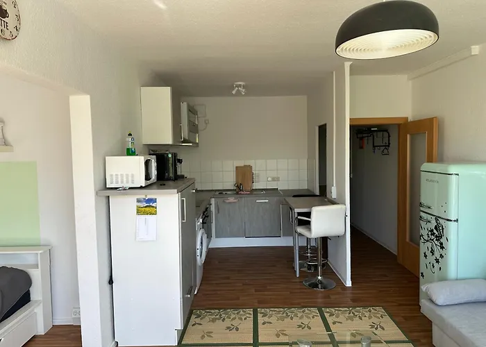 Ruhige Sonnige 1,5 Zimmer Wohnung